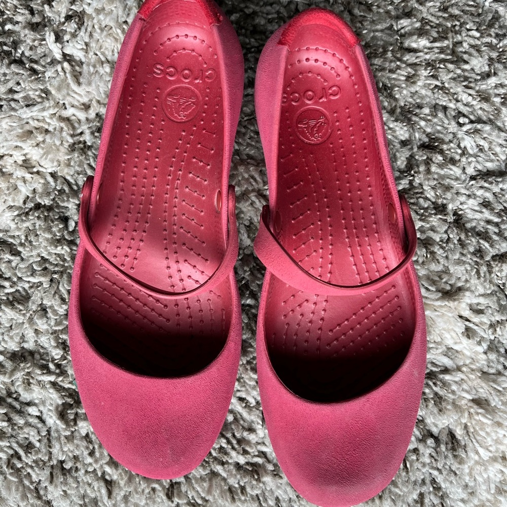 Croc Mary-Jane Red shoes - Women’s Size 8